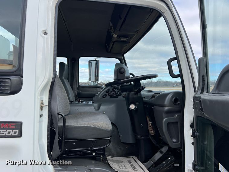 image for item MM9087 2005 GMC T7500  street sweeper truck