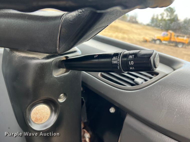 image for item MM9087 2005 GMC T7500  street sweeper truck