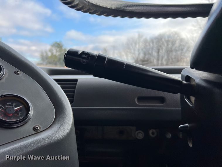 image for item MM9087 2005 GMC T7500  street sweeper truck