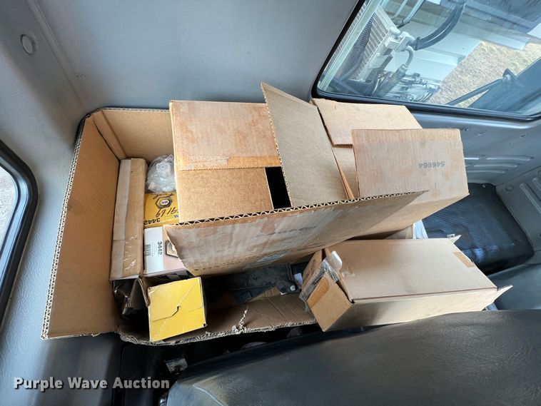 image for item MM9087 2005 GMC T7500  street sweeper truck