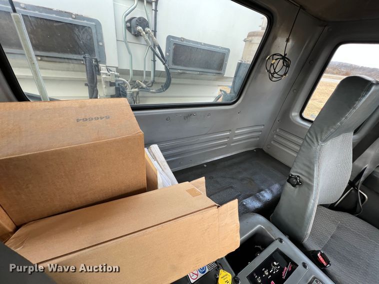 image for item MM9087 2005 GMC T7500  street sweeper truck