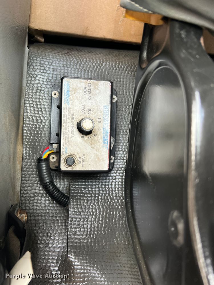 image for item MM9087 2005 GMC T7500  street sweeper truck