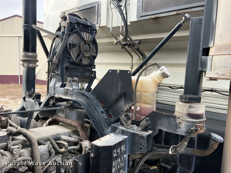 image for item MM9087 2005 GMC T7500  street sweeper truck