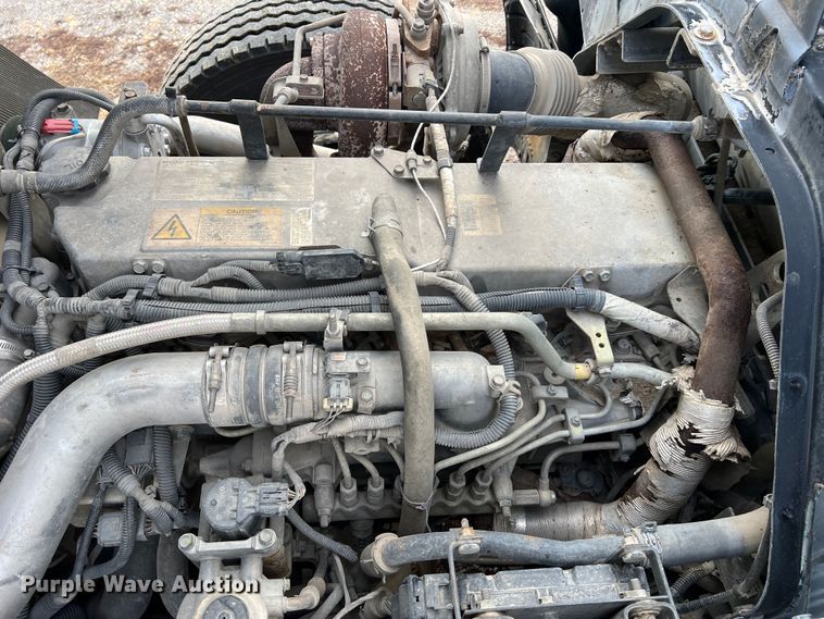 image for item MM9087 2005 GMC T7500  street sweeper truck