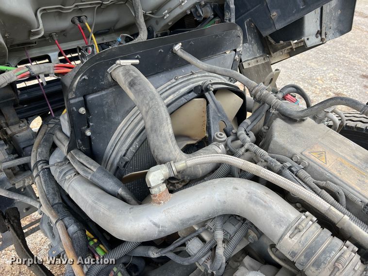 image for item MM9087 2005 GMC T7500  street sweeper truck