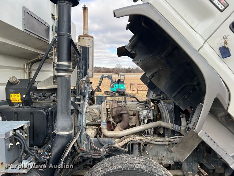 image for item MM9087 2005 GMC T7500  street sweeper truck