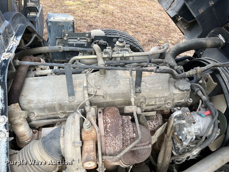 image for item MM9087 2005 GMC T7500  street sweeper truck