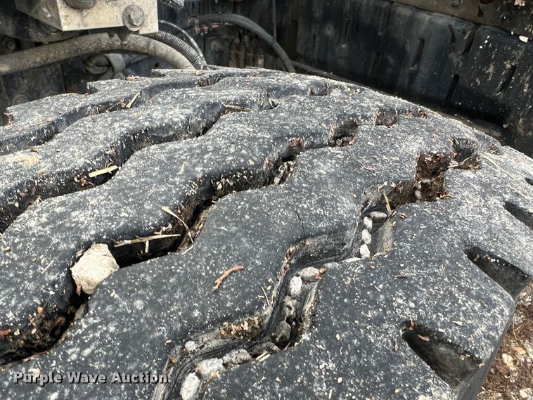 image for item MM9087 2005 GMC T7500  street sweeper truck