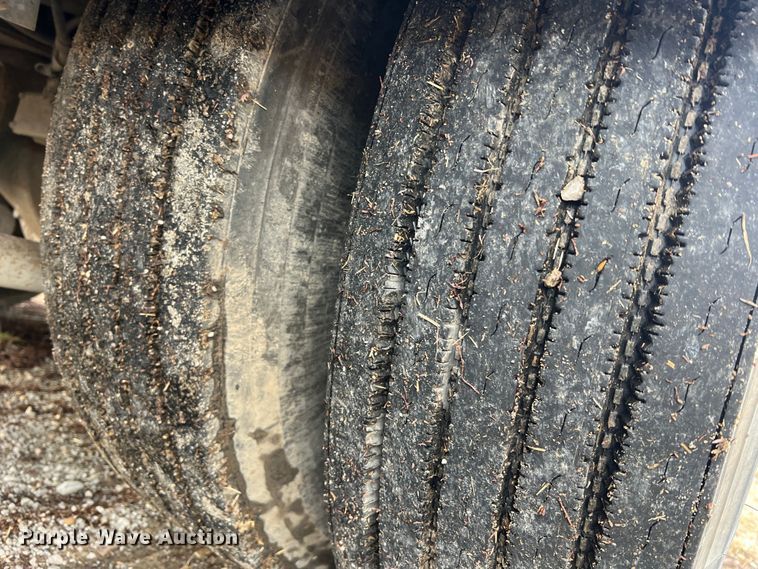 image for item MM9087 2005 GMC T7500  street sweeper truck