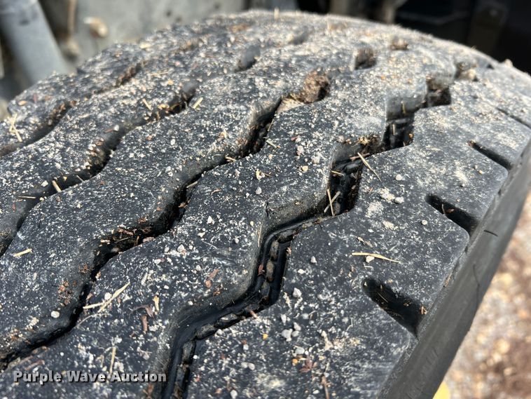 image for item MM9087 2005 GMC T7500  street sweeper truck