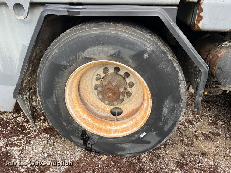 image for item MM9087 2005 GMC T7500  street sweeper truck