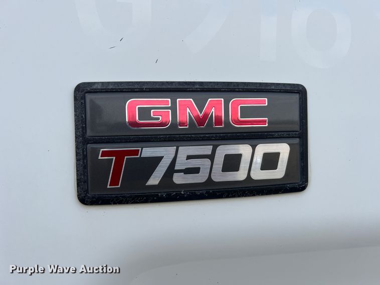 image for item MM9087 2005 GMC T7500  street sweeper truck