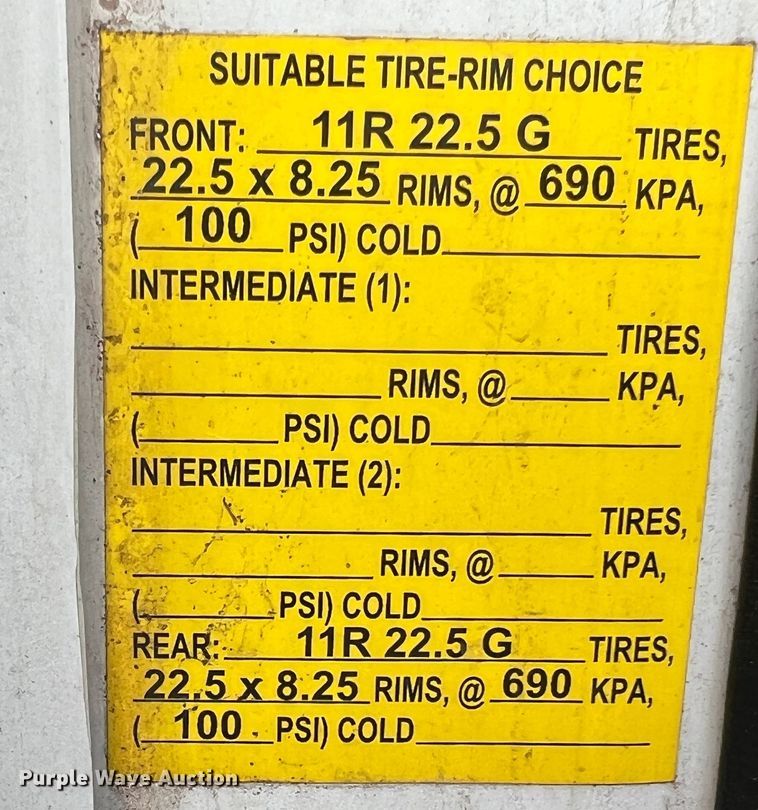 image for item MM9087 2005 GMC T7500  street sweeper truck