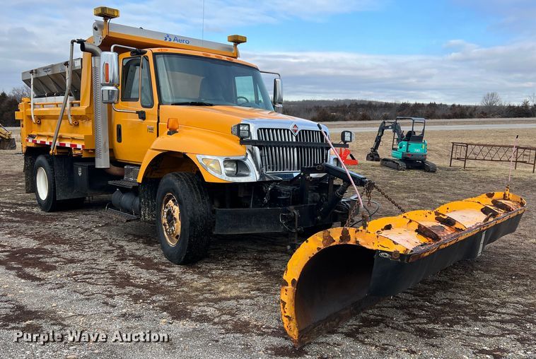 image for item MM9088 2006 International 7400  dump truck