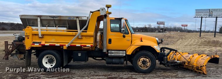 image for item MM9088 2006 International 7400  dump truck