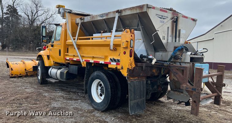 image for item MM9088 2006 International 7400  dump truck