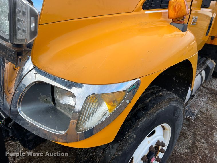 image for item MM9088 2006 International 7400  dump truck