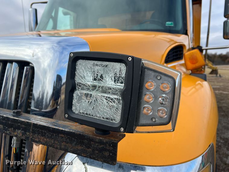 image for item MM9088 2006 International 7400  dump truck