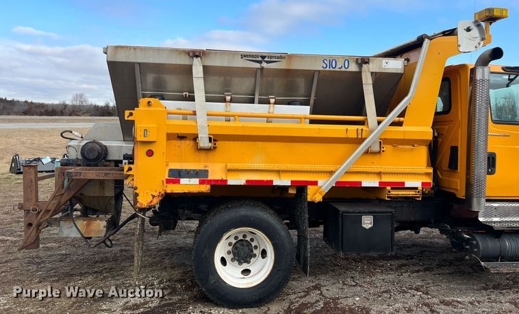 image for item MM9088 2006 International 7400  dump truck