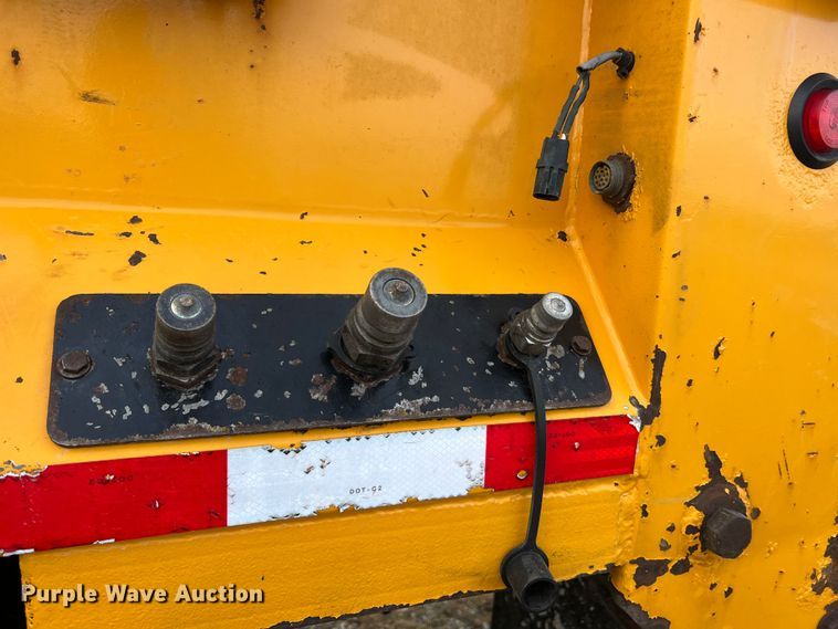 image for item MM9088 2006 International 7400  dump truck