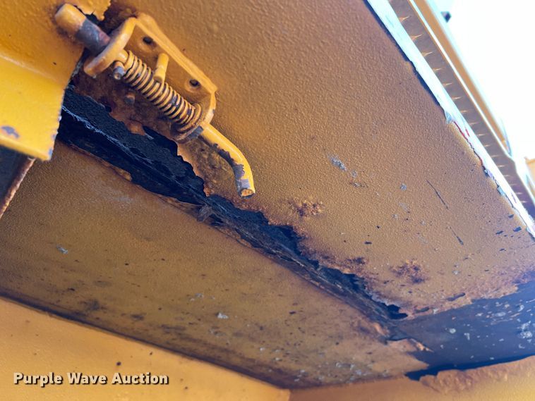 image for item MM9088 2006 International 7400  dump truck