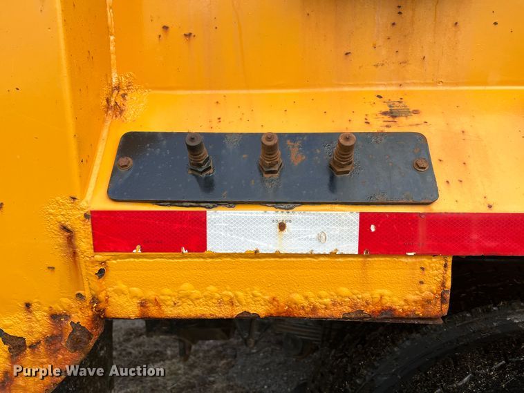 image for item MM9088 2006 International 7400  dump truck