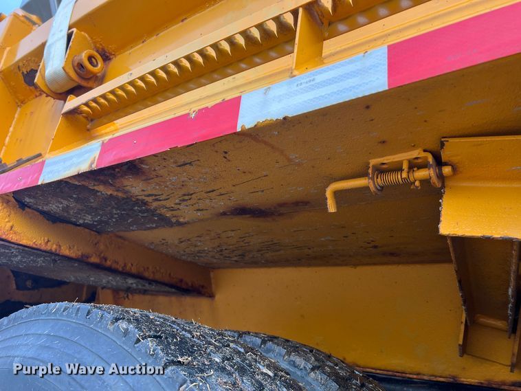 image for item MM9088 2006 International 7400  dump truck