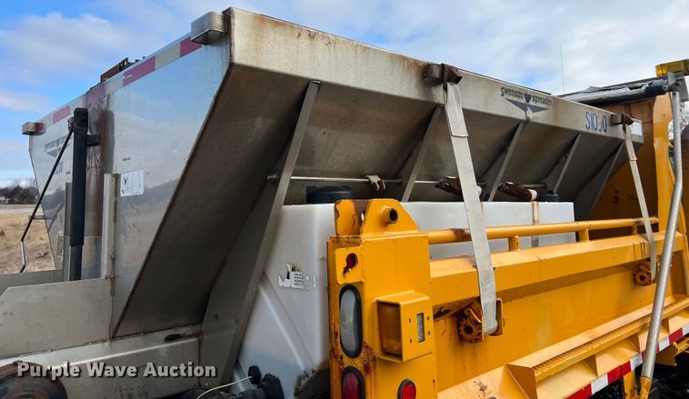 image for item MM9088 2006 International 7400  dump truck