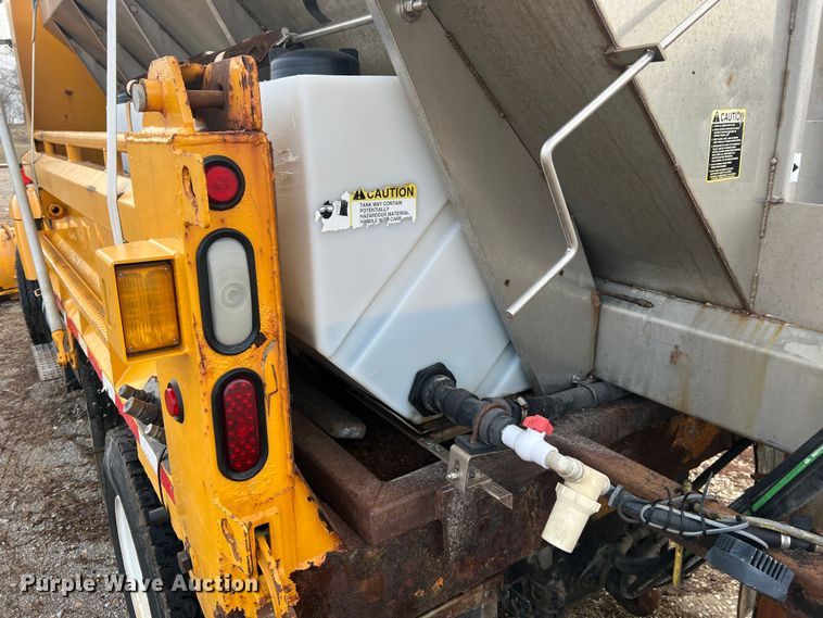 image for item MM9088 2006 International 7400  dump truck