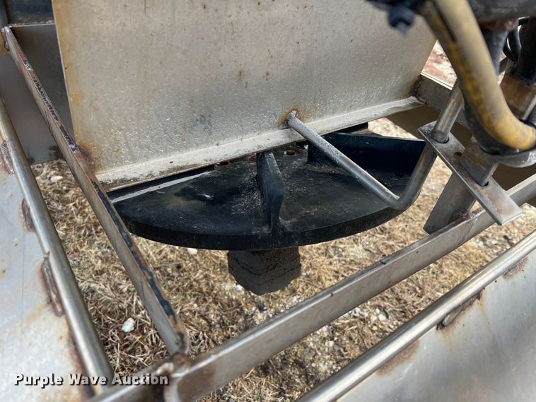 image for item MM9088 2006 International 7400  dump truck