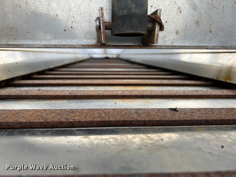 image for item MM9088 2006 International 7400  dump truck