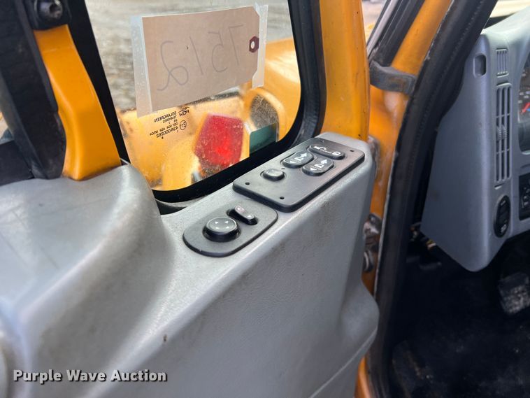 image for item MM9088 2006 International 7400  dump truck