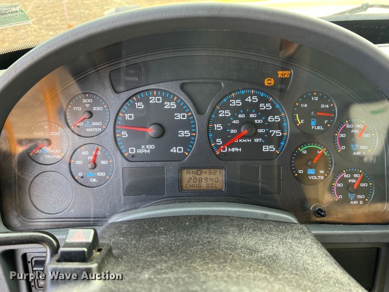 image for item MM9088 2006 International 7400  dump truck