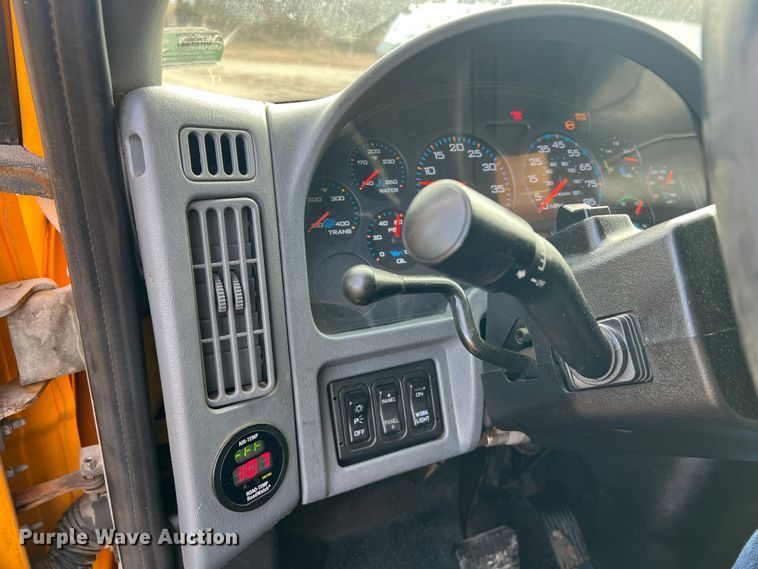 image for item MM9088 2006 International 7400  dump truck