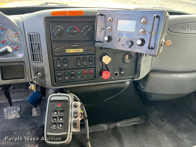 image for item MM9088 2006 International 7400  dump truck