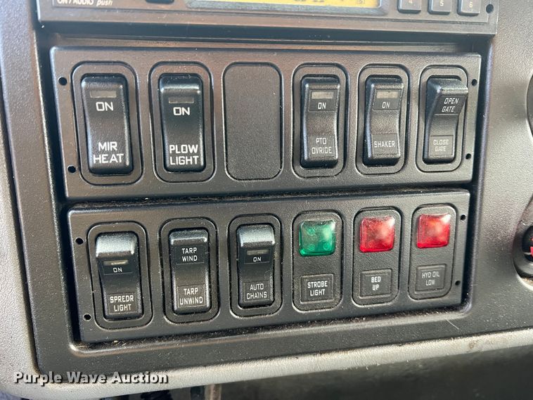 image for item MM9088 2006 International 7400  dump truck