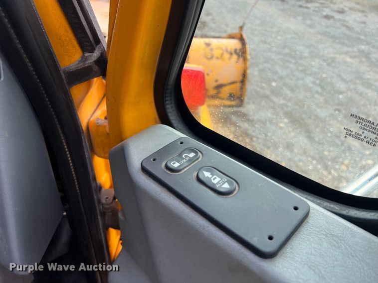 image for item MM9088 2006 International 7400  dump truck