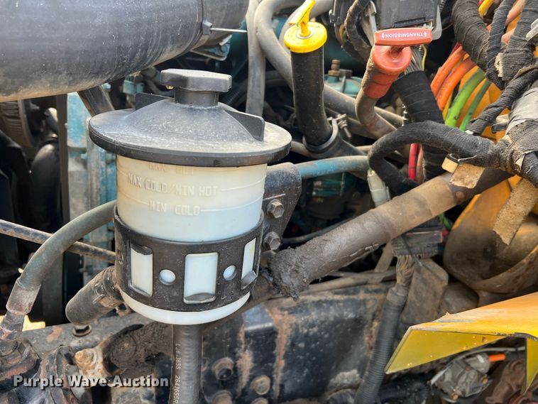 image for item MM9088 2006 International 7400  dump truck