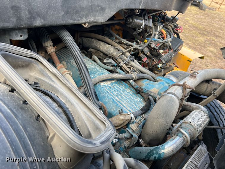 image for item MM9088 2006 International 7400  dump truck