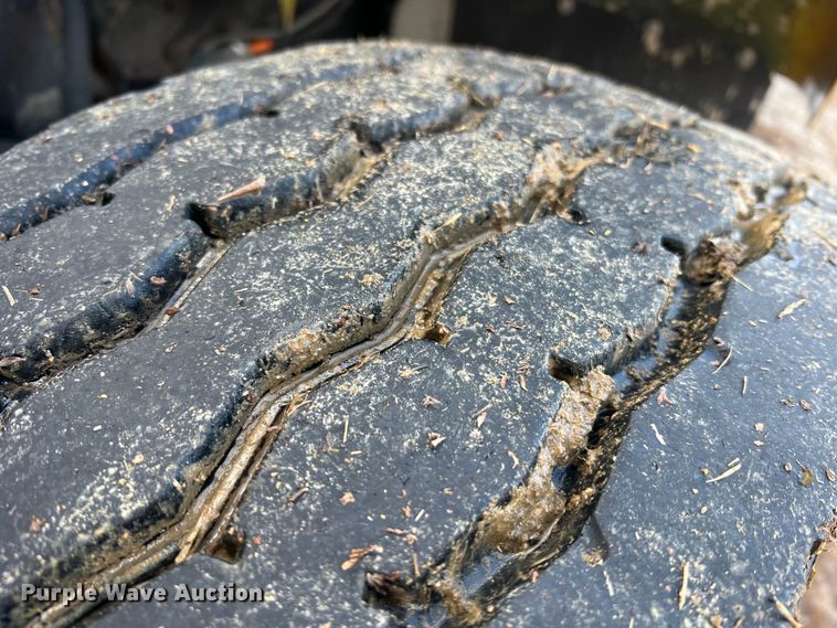 image for item MM9088 2006 International 7400  dump truck