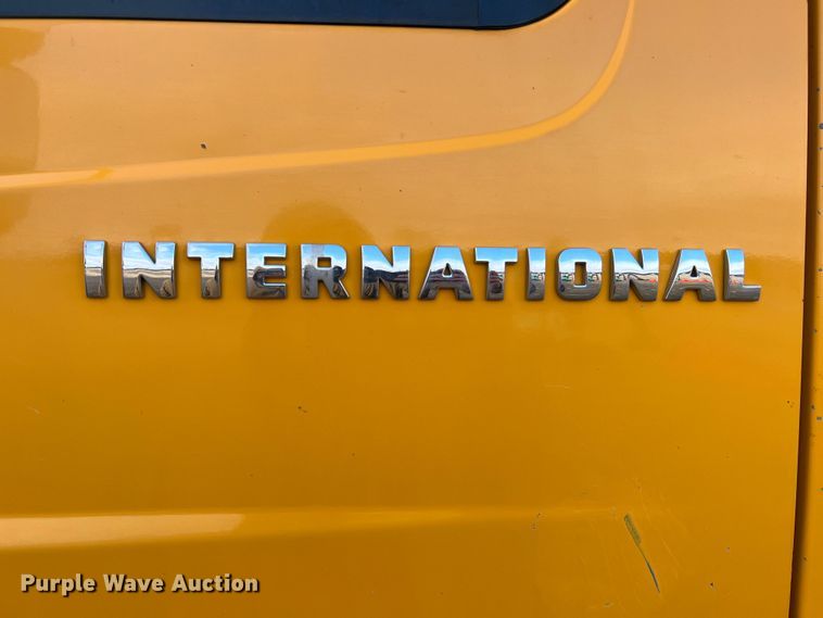 image for item MM9088 2006 International 7400  dump truck