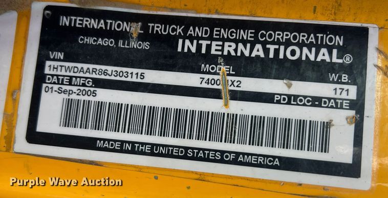 image for item MM9088 2006 International 7400  dump truck