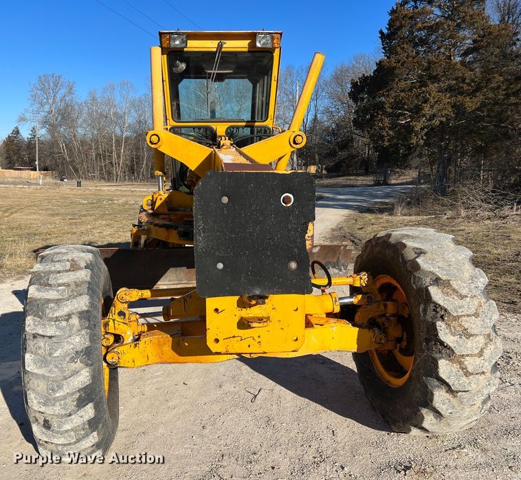 image for item MM9112 1993 Champion 720A Series III  motor grader