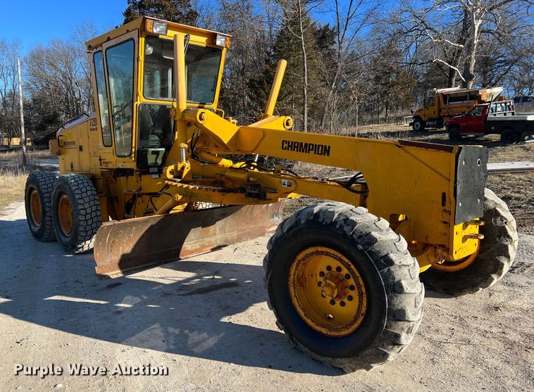 image for item MM9112 1993 Champion 720A Series III  motor grader