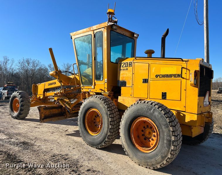 image for item MM9112 1993 Champion 720A Series III  motor grader