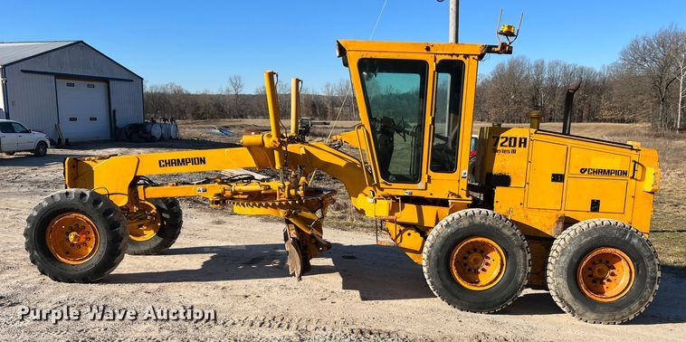 image for item MM9112 1993 Champion 720A Series III  motor grader