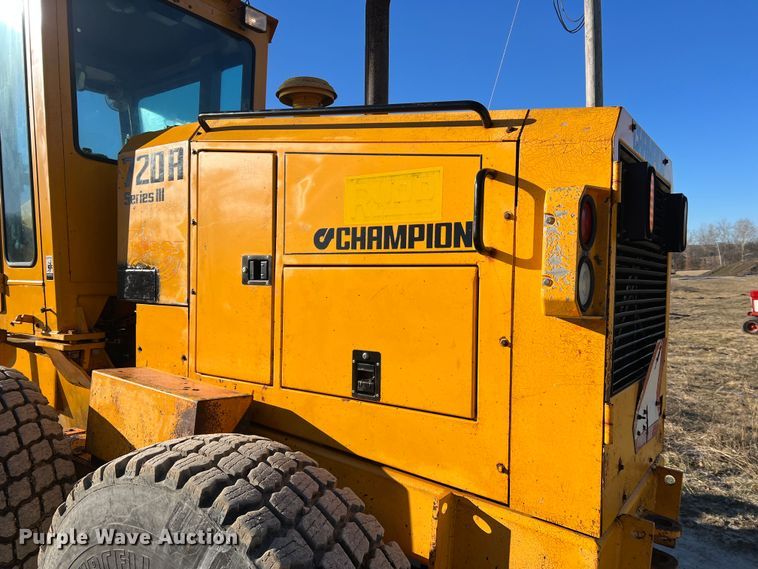 image for item MM9112 1993 Champion 720A Series III  motor grader