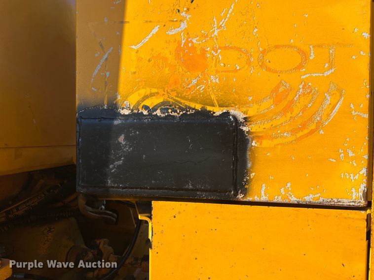 image for item MM9112 1993 Champion 720A Series III  motor grader