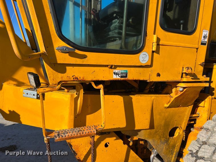 image for item MM9112 1993 Champion 720A Series III  motor grader