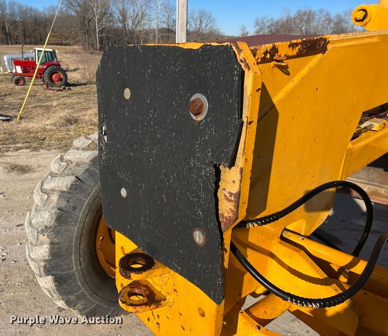 image for item MM9112 1993 Champion 720A Series III  motor grader